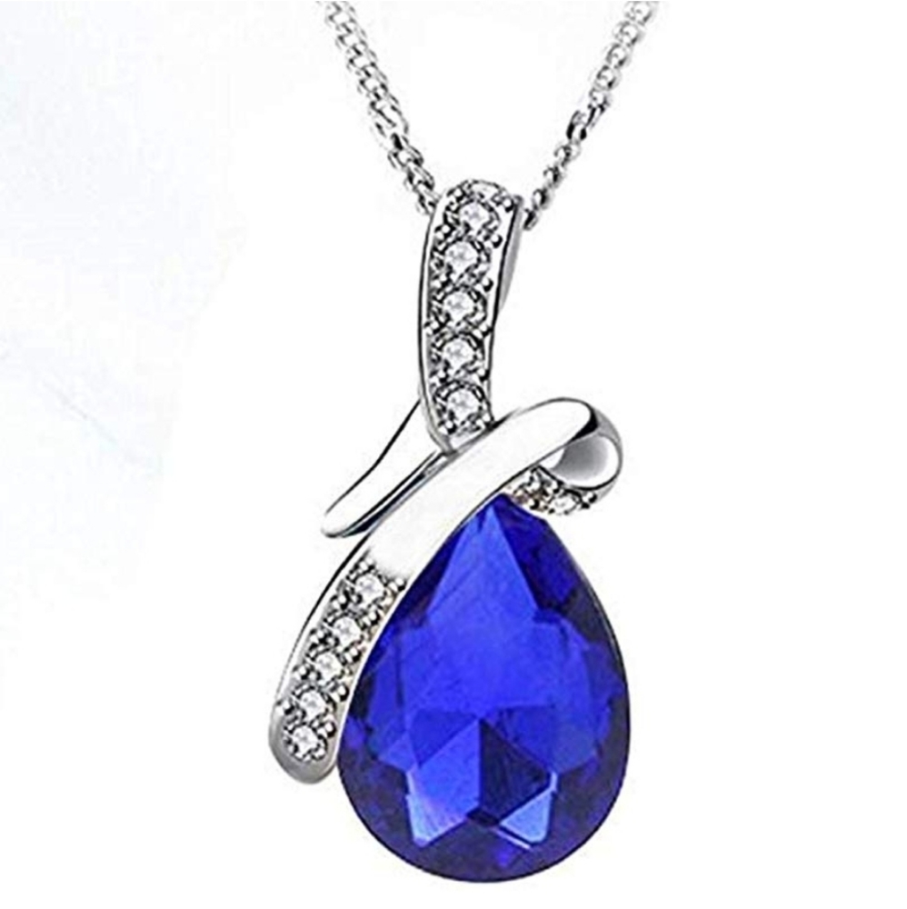 Blue crystal pendant NWOT